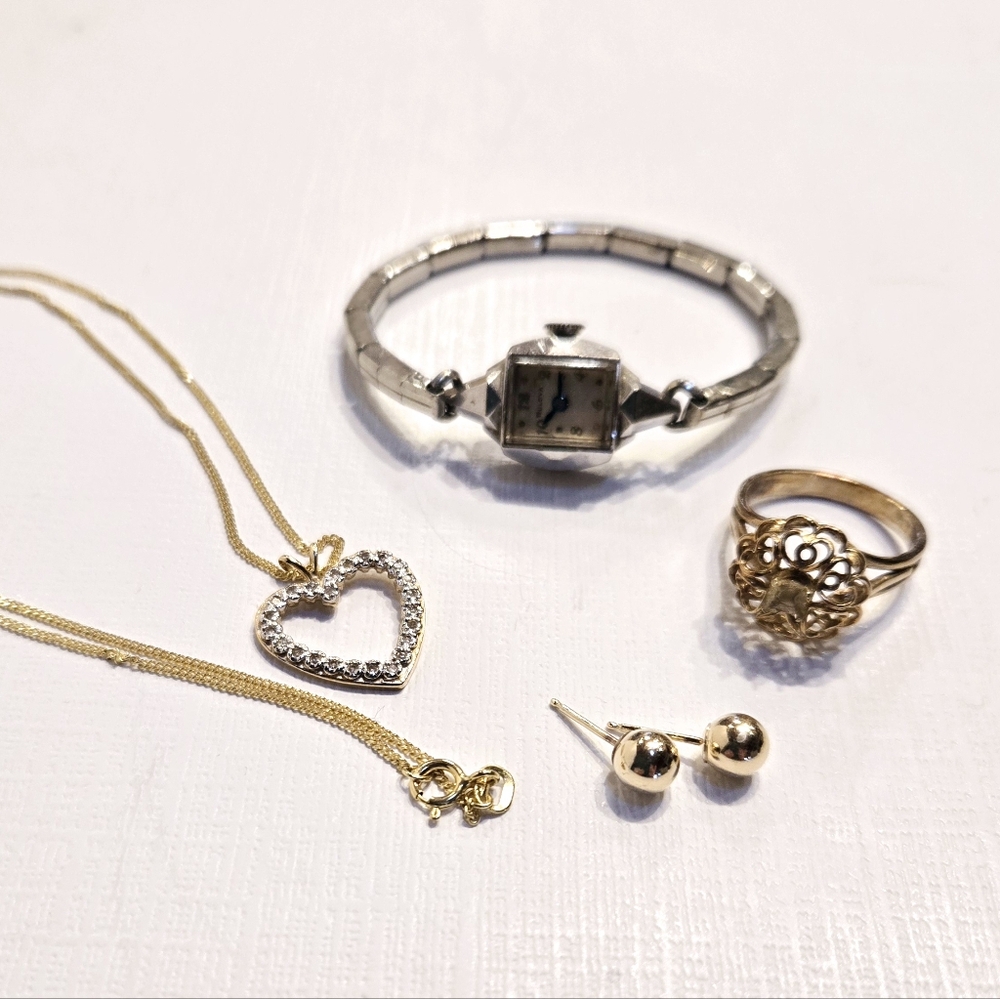 14KT Gold Jewelry Lot, vintage Ladies Bulova Watch, Ring, Earrings, Necklace.